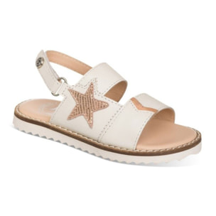 Sandalia blanca en piel con detalle de estrella color oro
