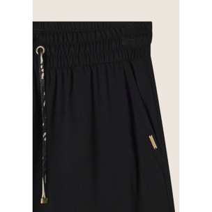 Pantaloni corti comfort fit in viscosa effetto lino