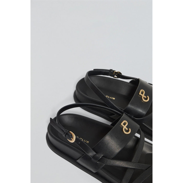 Sandalia negra de tiras Allegra tipo bio con detalle metálico