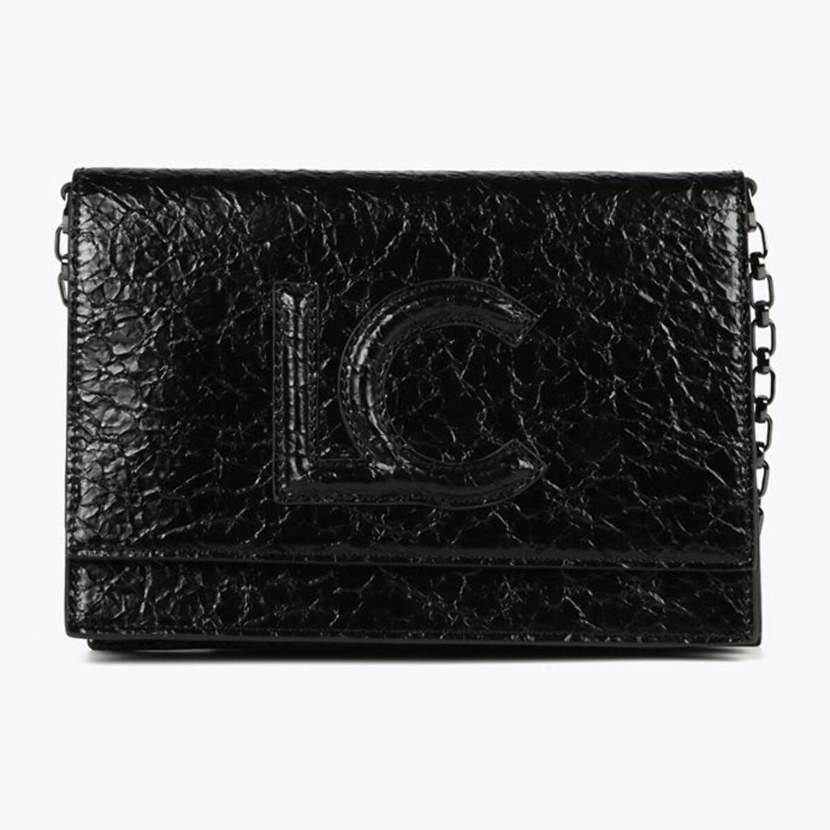 Borsa a tracolla piatta con patta in effetto pelle lucida