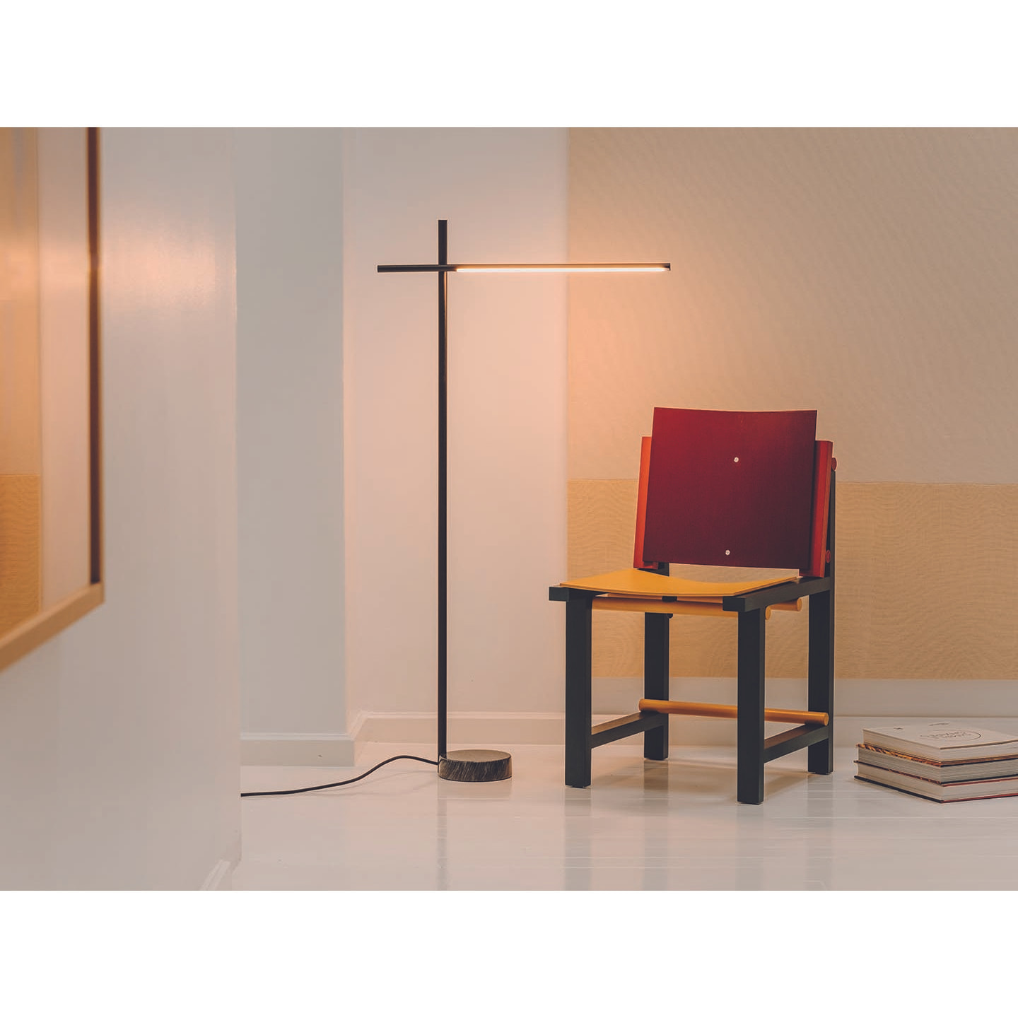 Ledsc4 LedsC4 - Lámpara de Pie LED Interior/Exterior, Diseño Moderno y Funcional, Eficiencia Energética, 2700K-4000K, Negro, Versátil y Duradera, Fácil Instalación
