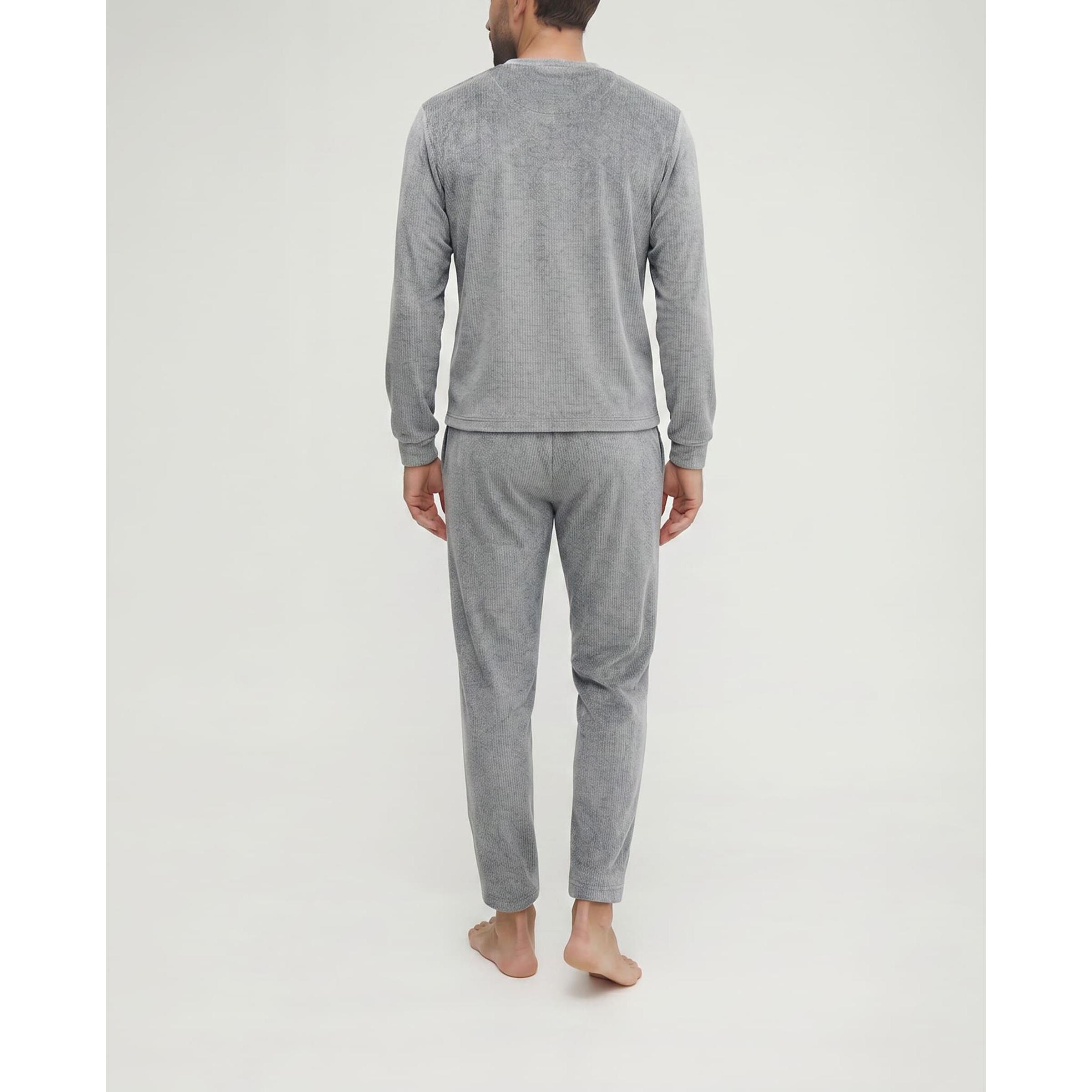 Pijama hombre cuello pico