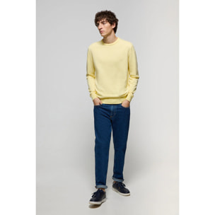 Maglione basic a girocollo giallo leggero con logo ricamato tono su tono