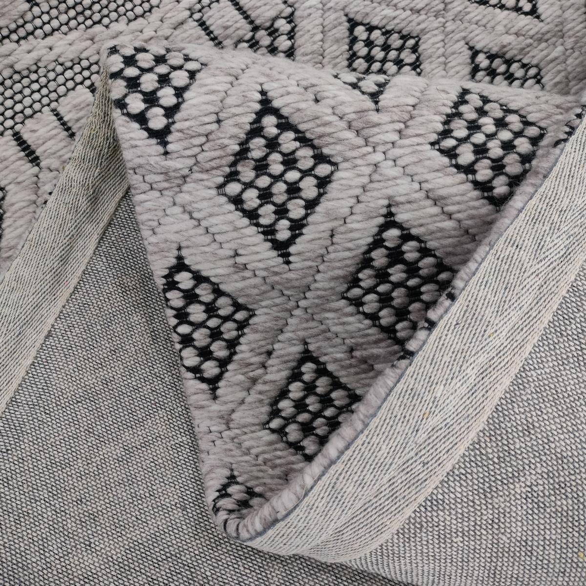 Tapis Kilim épais Bace, tissé à plat à à la main à base de plastique recyclé
