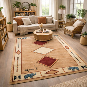 Tapis Tevu rouge et beige aux motifs géométriques d'inspiration Kazak