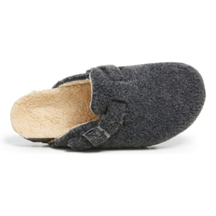 Zueco de borreguito con hebilla rectangular. BABUNKERS GRIS