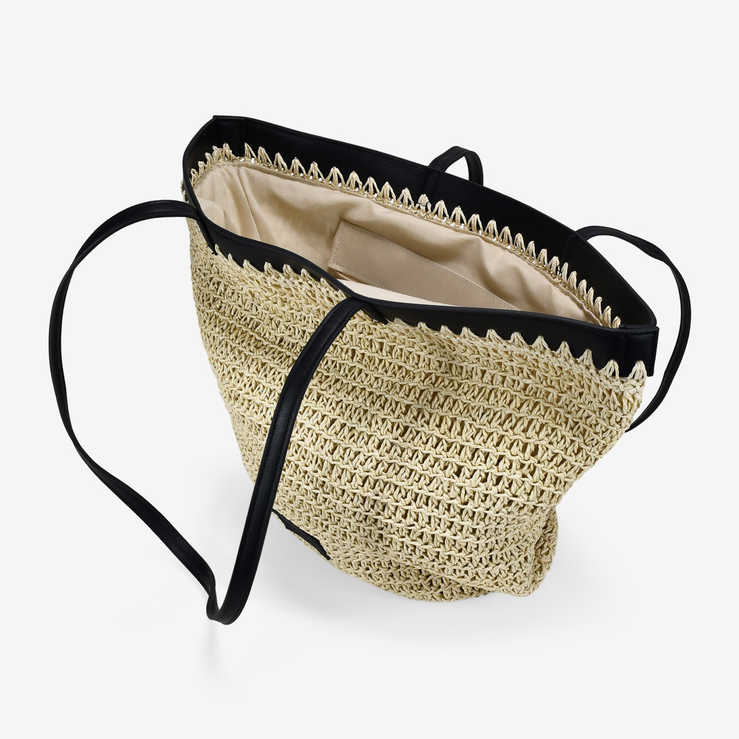 Bolso capazo beige en rafia con cremallera