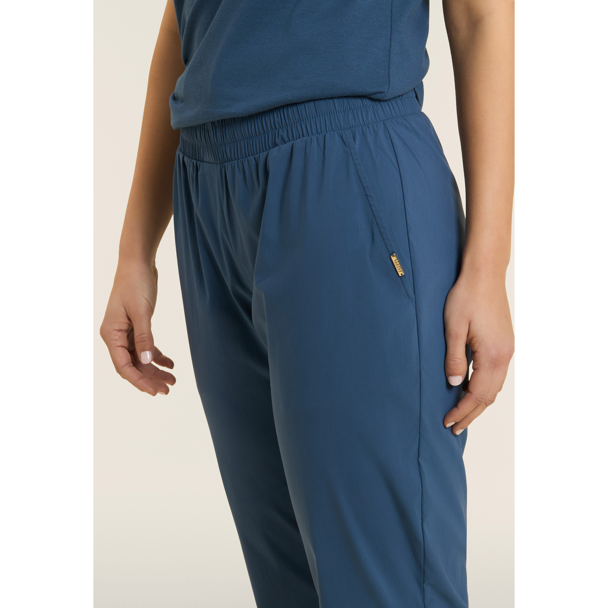 Pantaloni Cropped Fit a Carota in Popeline elasticizzato