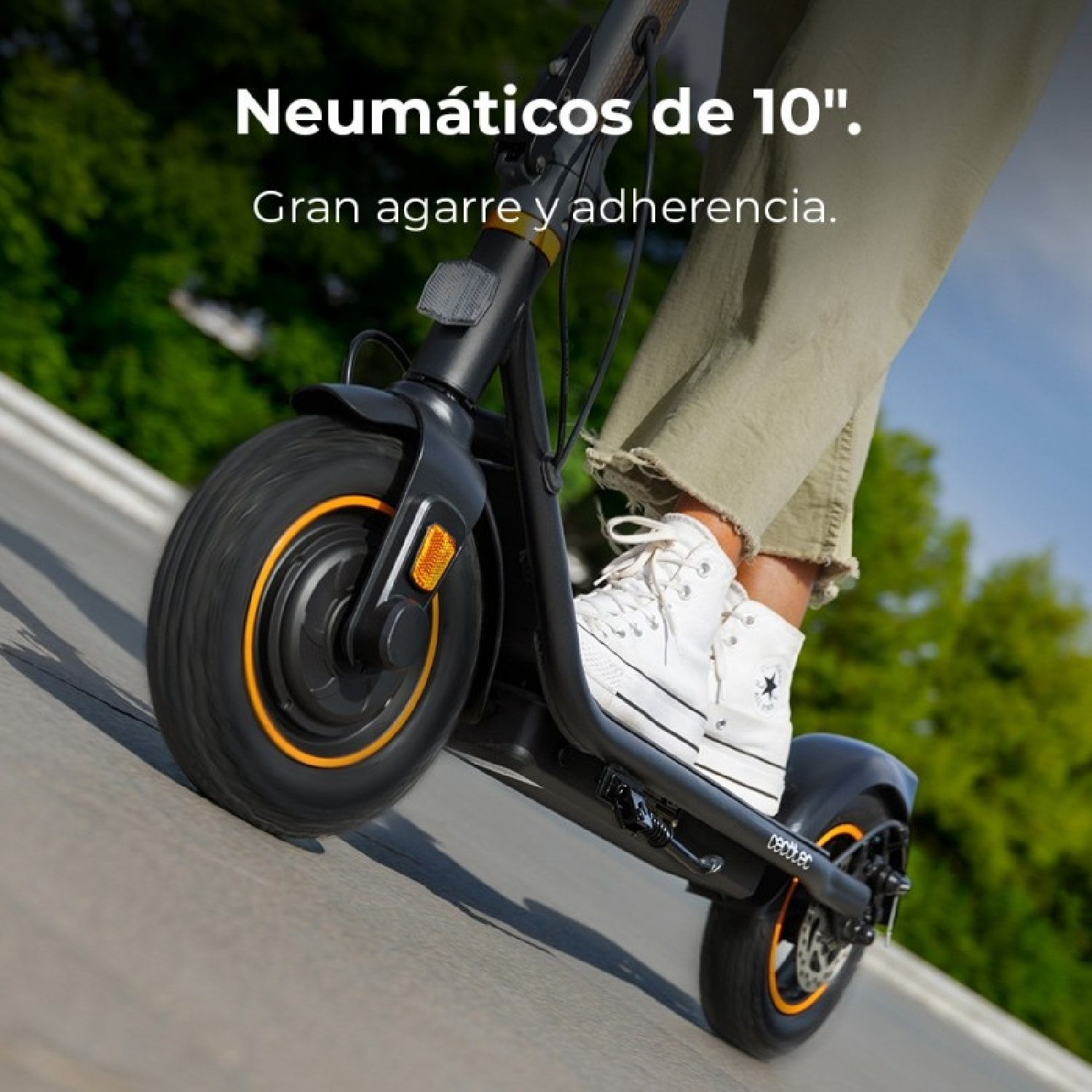 Cecotec Trottinette électrique avec une puissance maximale de 700 W, pneus de 10