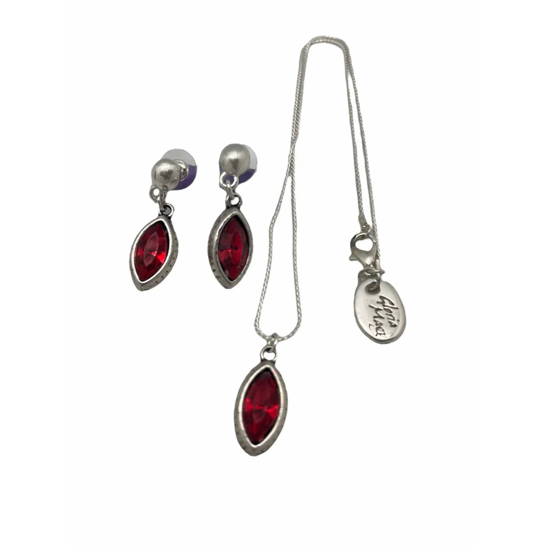 Conjunto colgante y pendientes de lagríma en zamak chapado plata de ley y cristal facetado en rojo