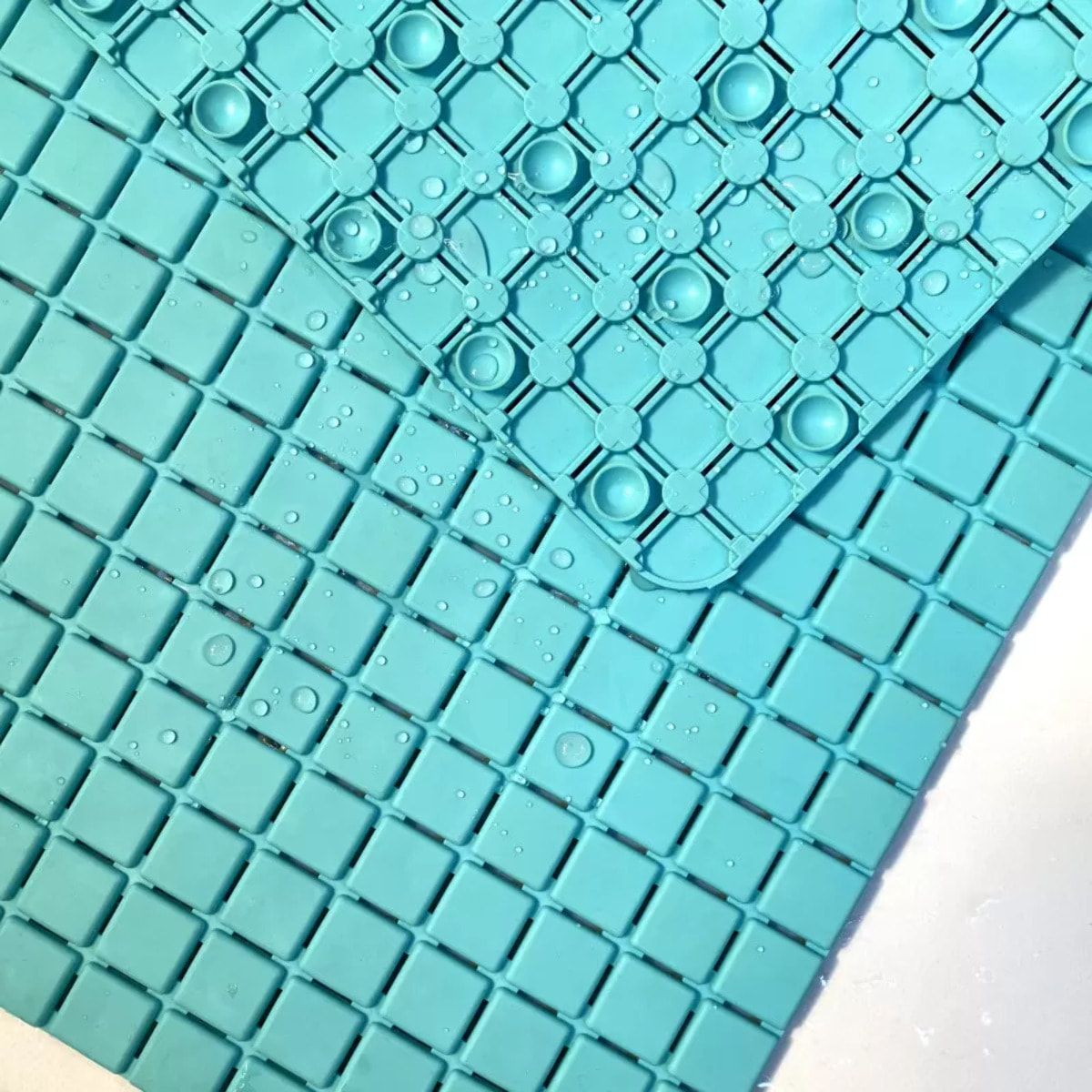 TAPIS ANTI DERAPANT QUADRO PREM 54X54CM AQUA
