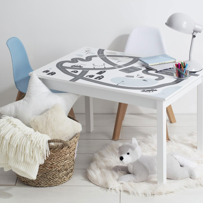 Mesa para niño con decoración impresa circuito WellHome.