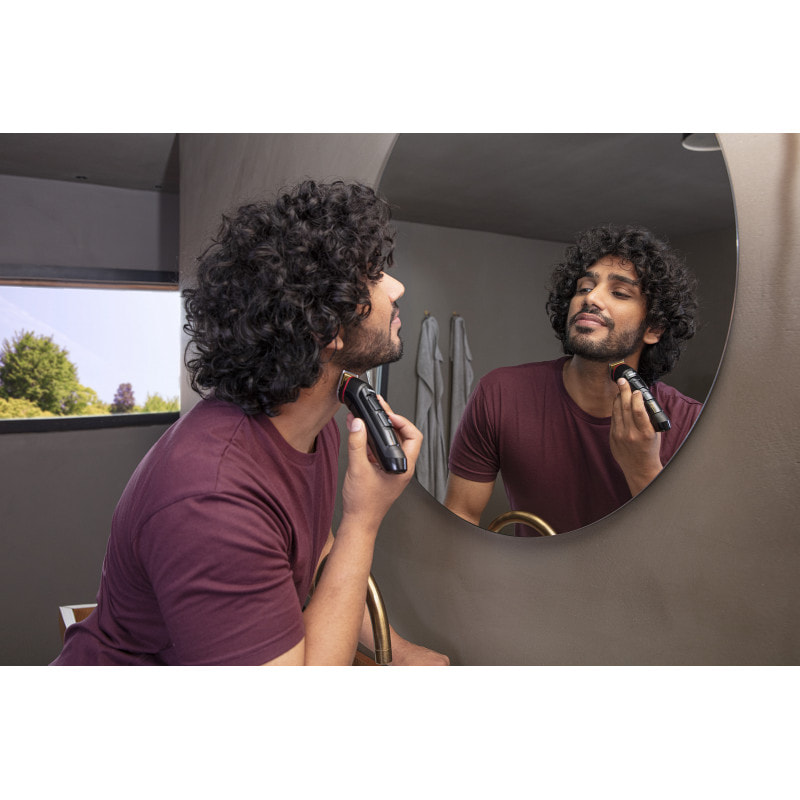 Tondeuse à barbe avec 2 accessoires