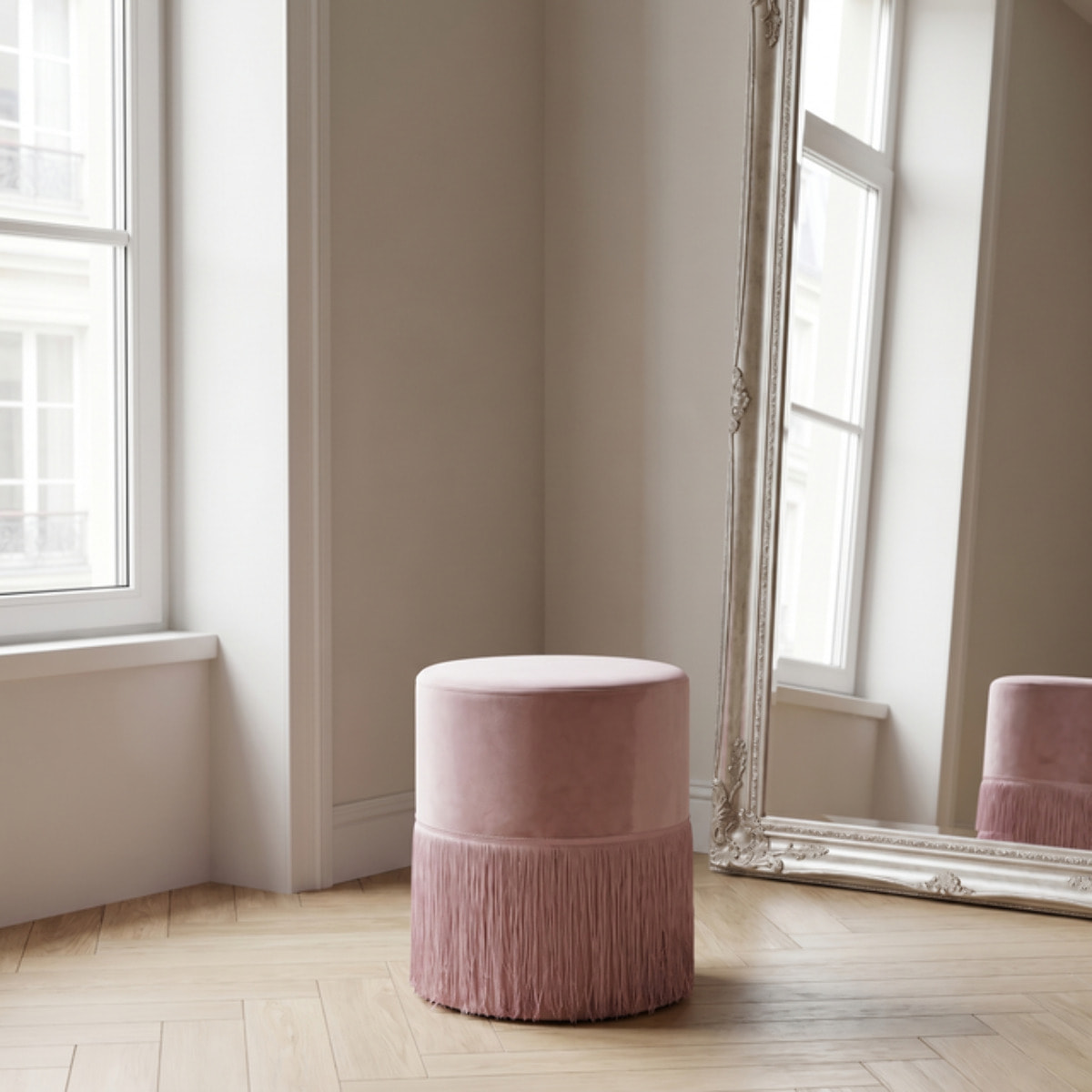 Pouf rotondo in velluto con frange decorative Ø34x40 cm, sgabello imbottito design glamour elegante, seduta decorativa per salotto camera da letto ingresso e cabina armadio, struttura resistente fino a 100 kg