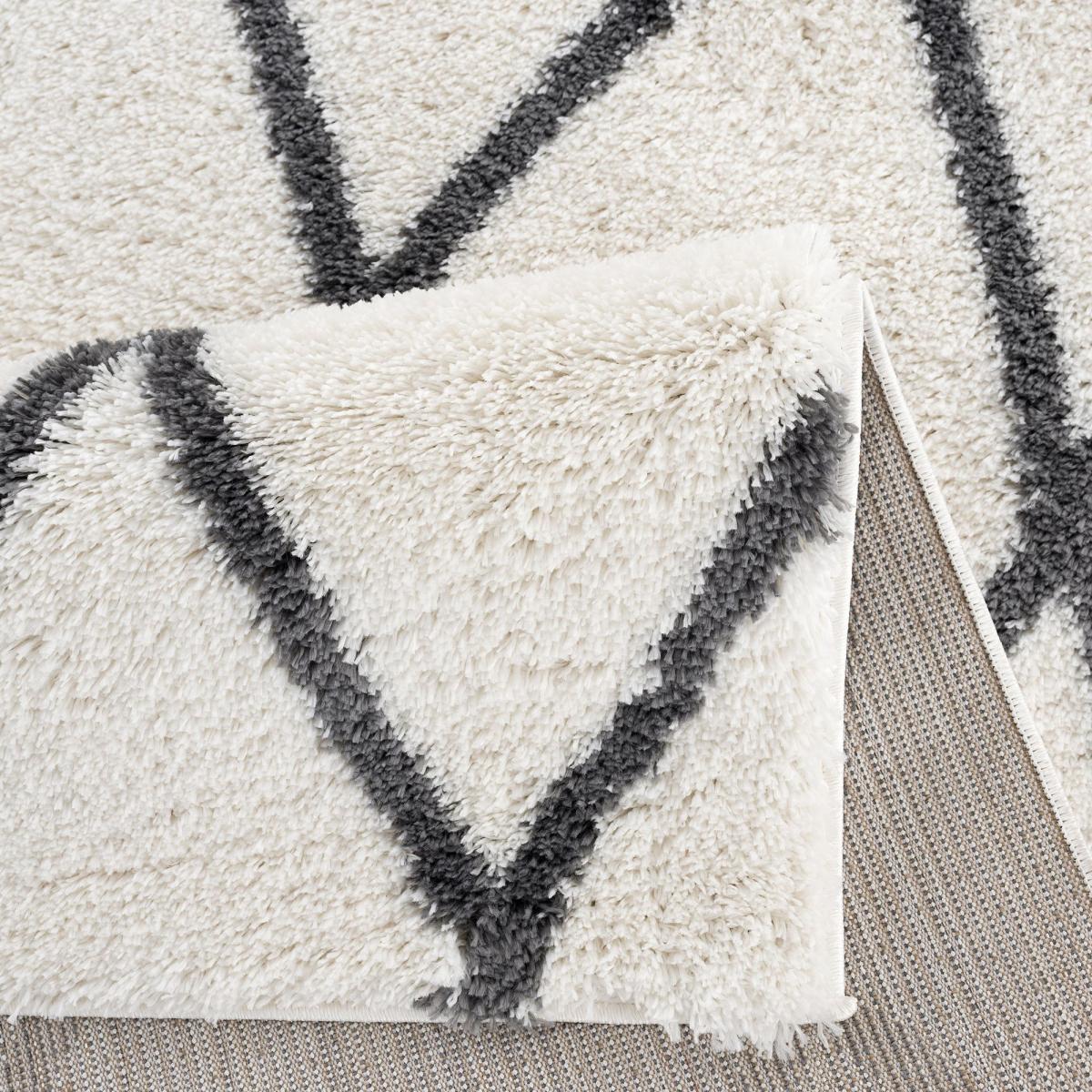 Tapis Shaggy longues mêches et aux motifs traditionnels Berbères