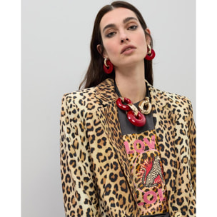 Blazer aderente con tasche a patta e stampa animalier