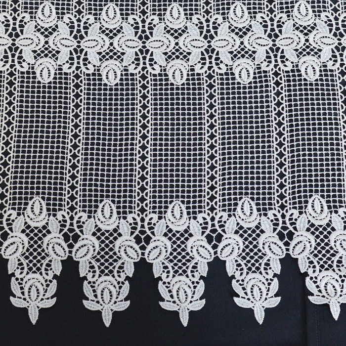Brise bise en macramé au style ornemental - Blanc