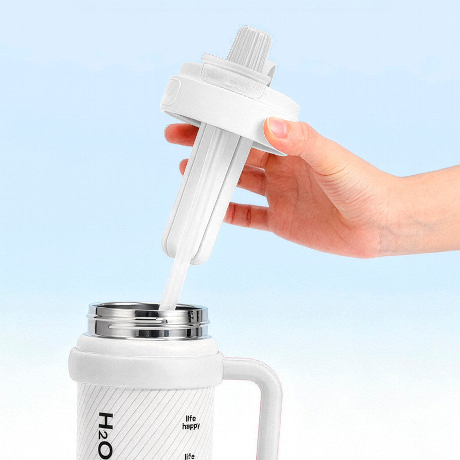 Termo MD-058 de 800 ml con sellado antifugas, filtro colador integrado y pajita incluida. Tapa con doble apertura, asa de transporte e interior de acero inoxidable.