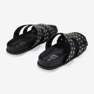 Sandalias planas negras con tachas