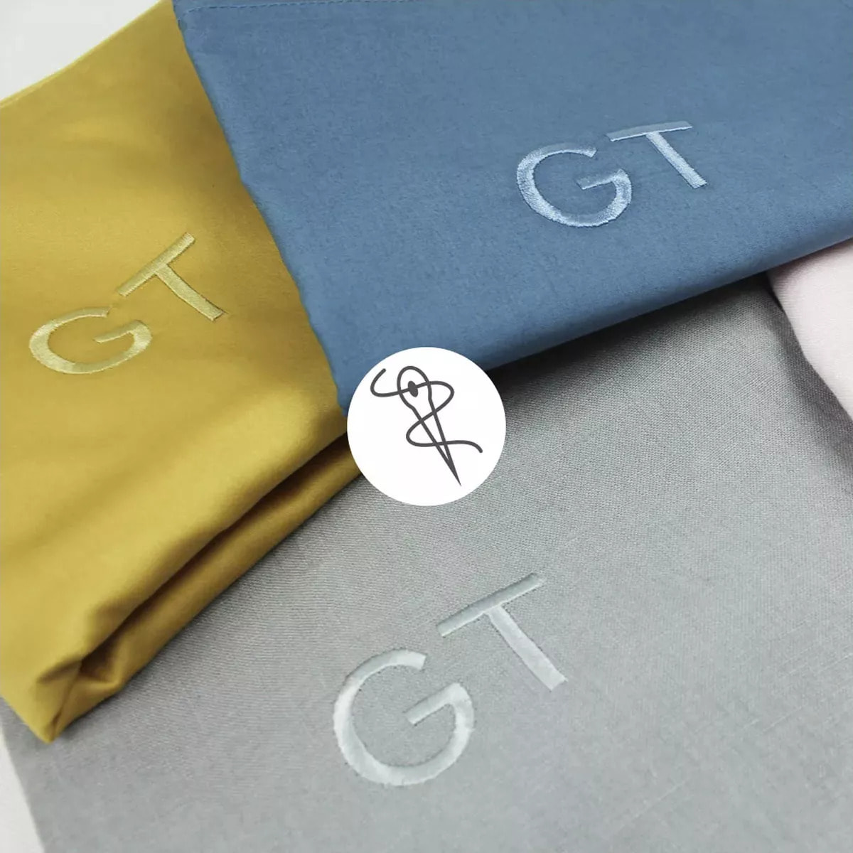 Taie d'oreiller satin de coton uni bleu Ava uni bleu ardoise