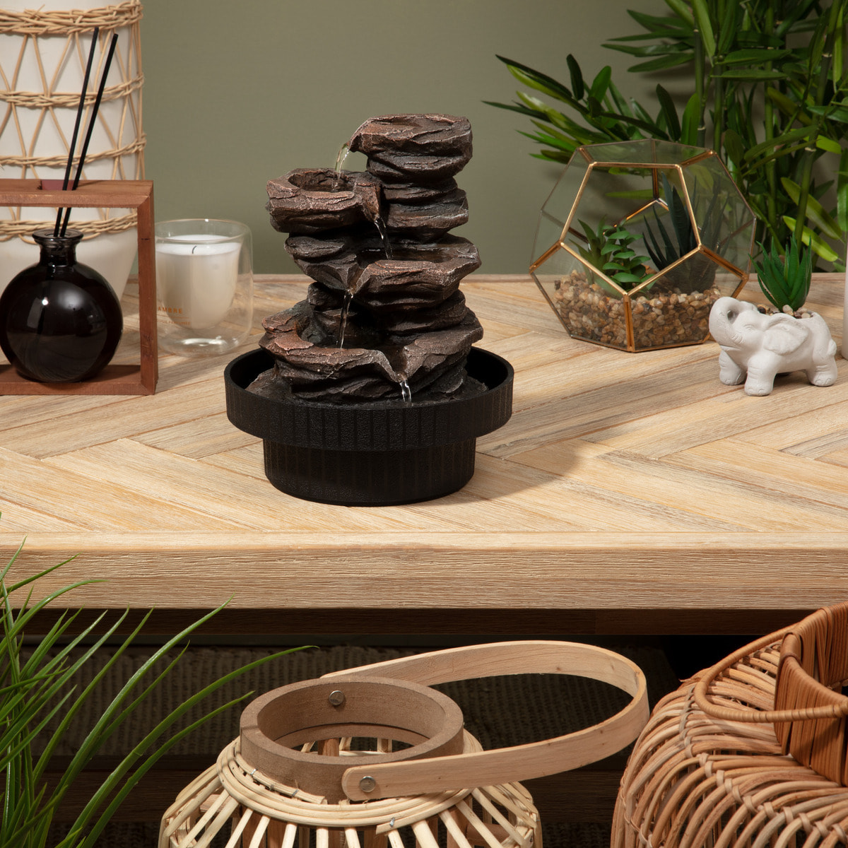 Fontaine Sharmila H.22,5cm résine