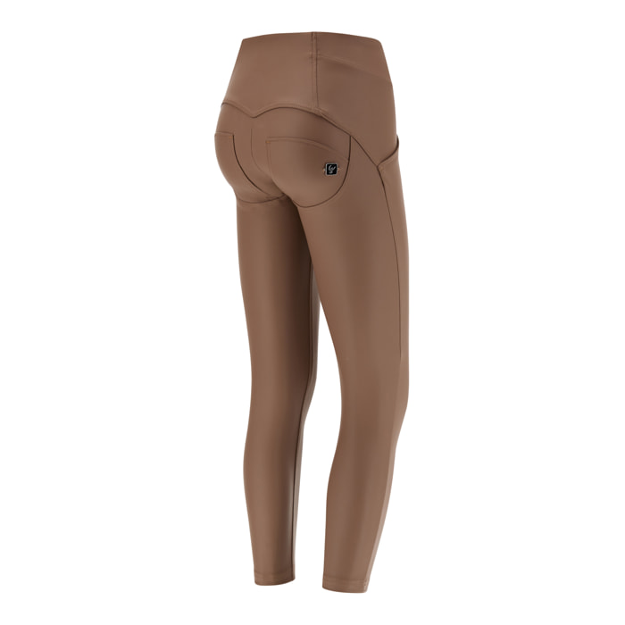 Pantaloni push up WR.UP® similpelle vita alta con incrocio