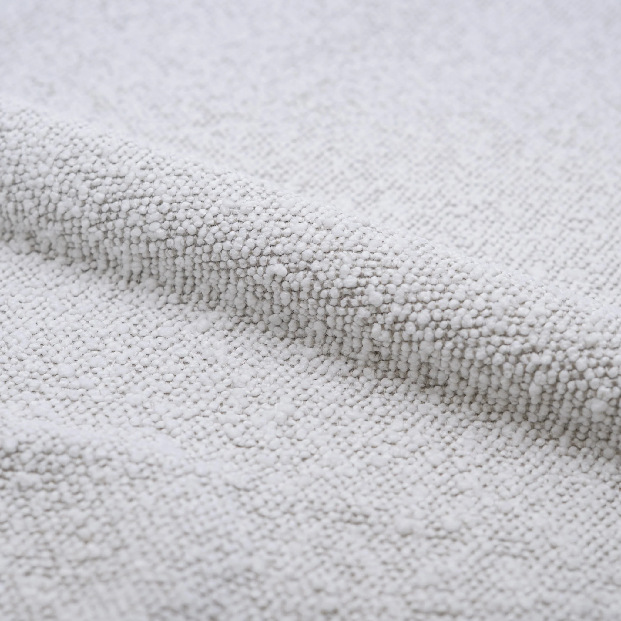 Lot de 2 chaises en tissu bouclé blanc et bois de chêne - Esmée