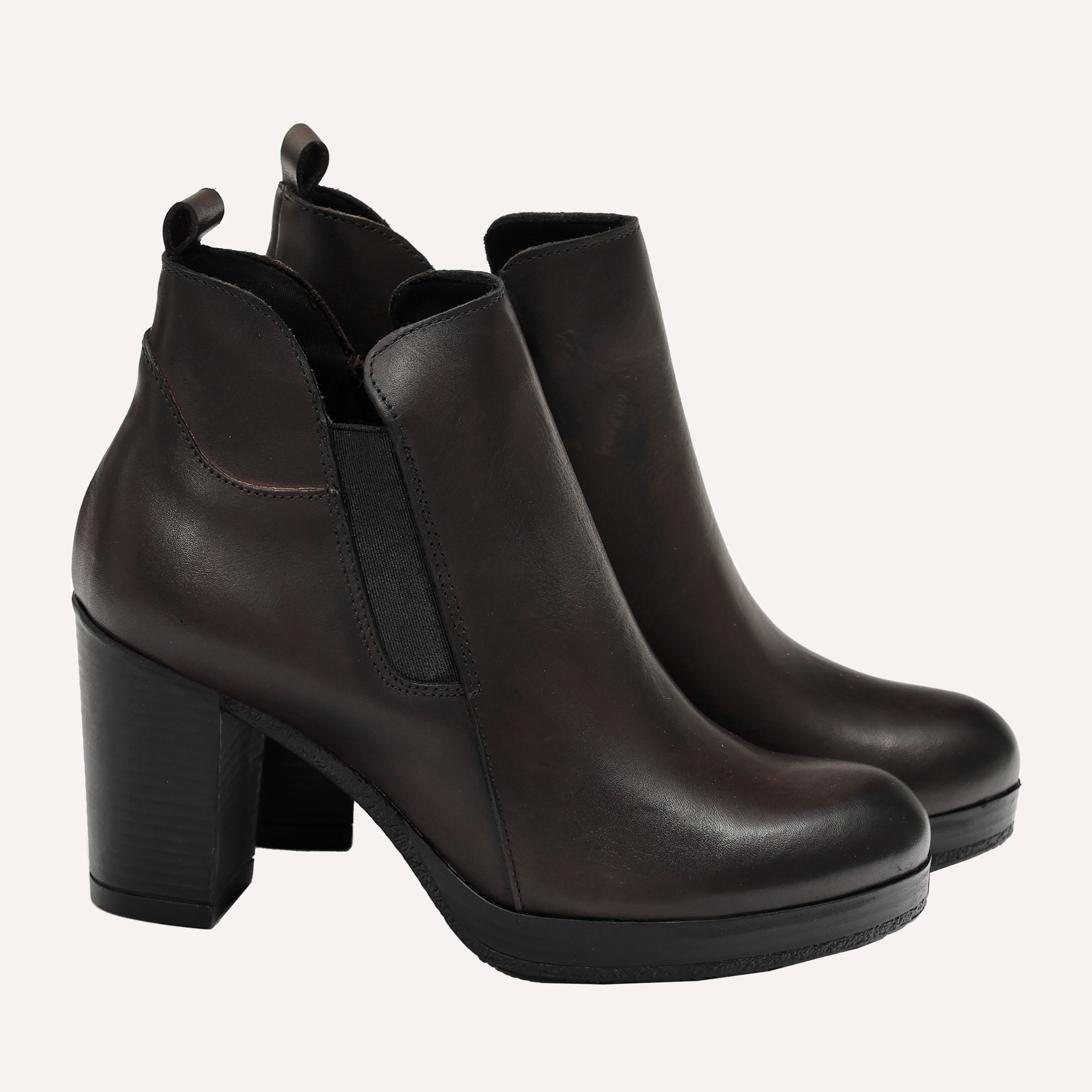 Stivaletto in vera pelle con tacco e fascia elastica