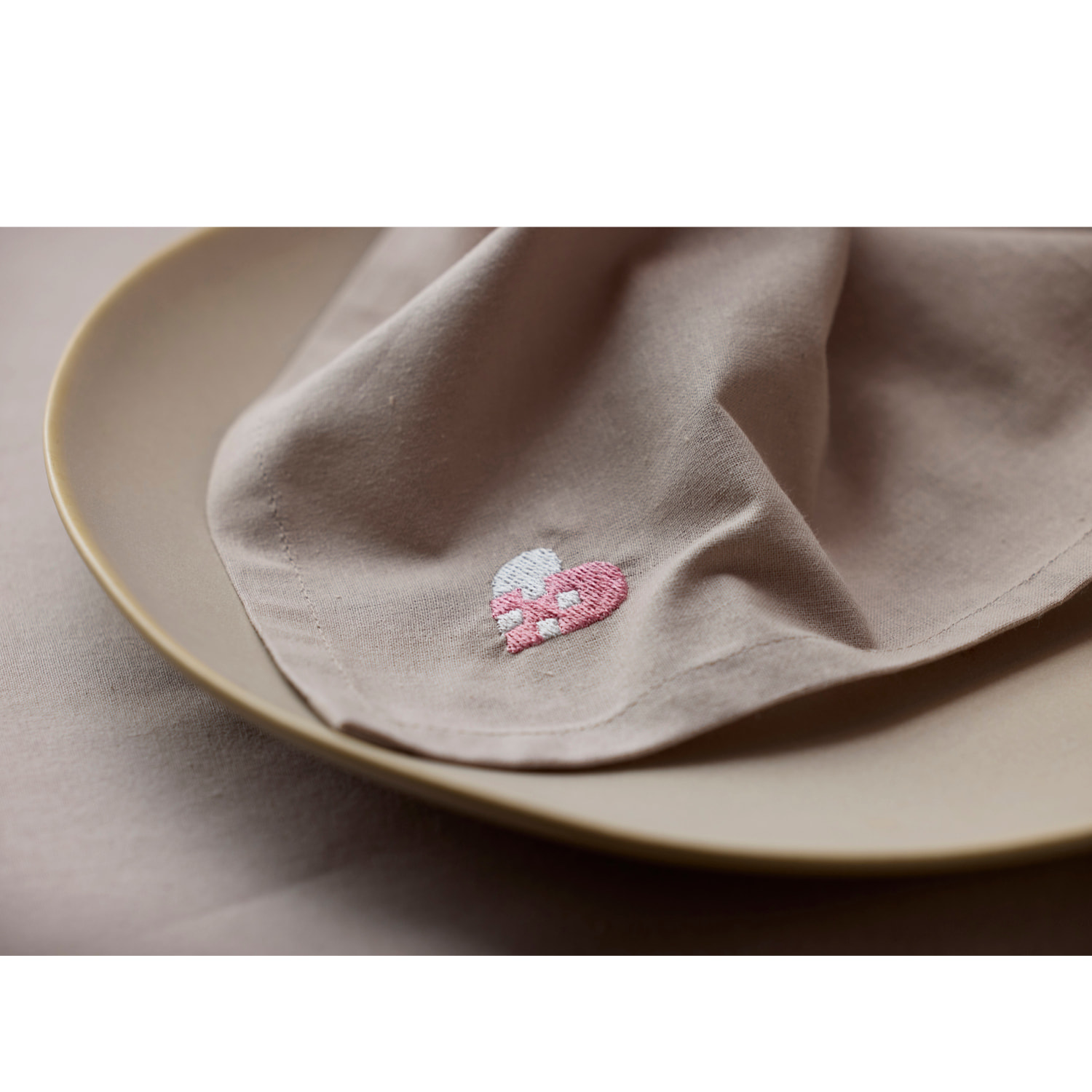 Serviettes en tissu Coeurs de Noël brodés 4 pièces