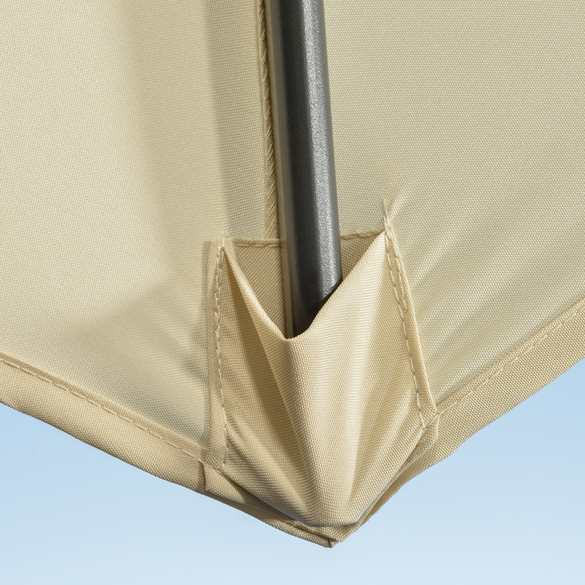 Parasol déporté octogonal inclinable manivelle avec pied en acier Ø 2,94 x 2,48H m beige clair