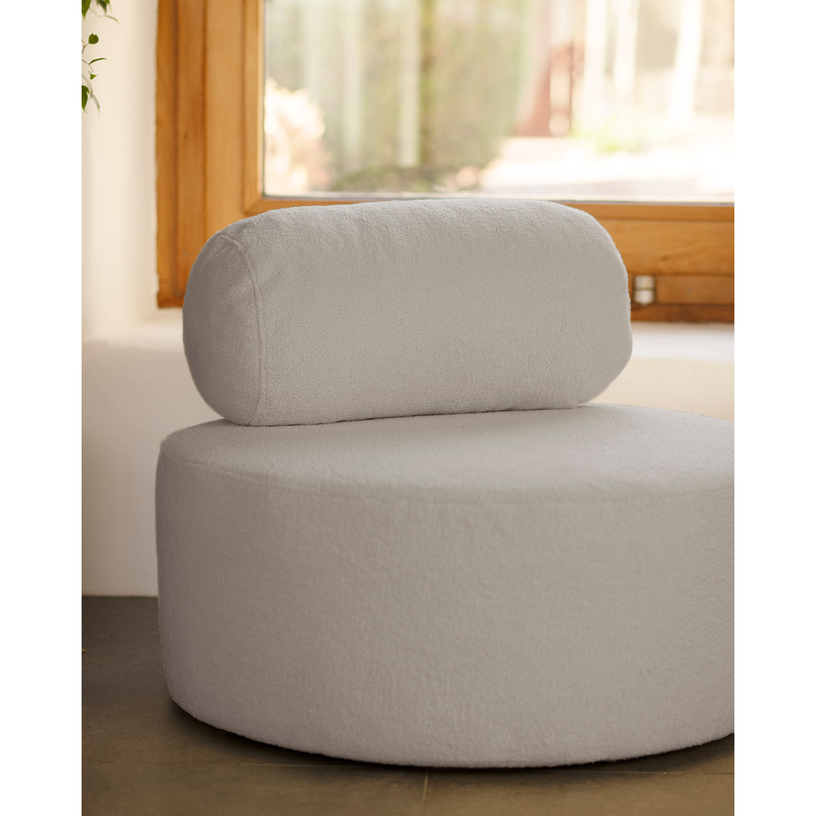 Fauteuil en bouclé rond couleur gris clair de 91x71cm Hauteur: 71 Longueur: 91 Largeur: 91