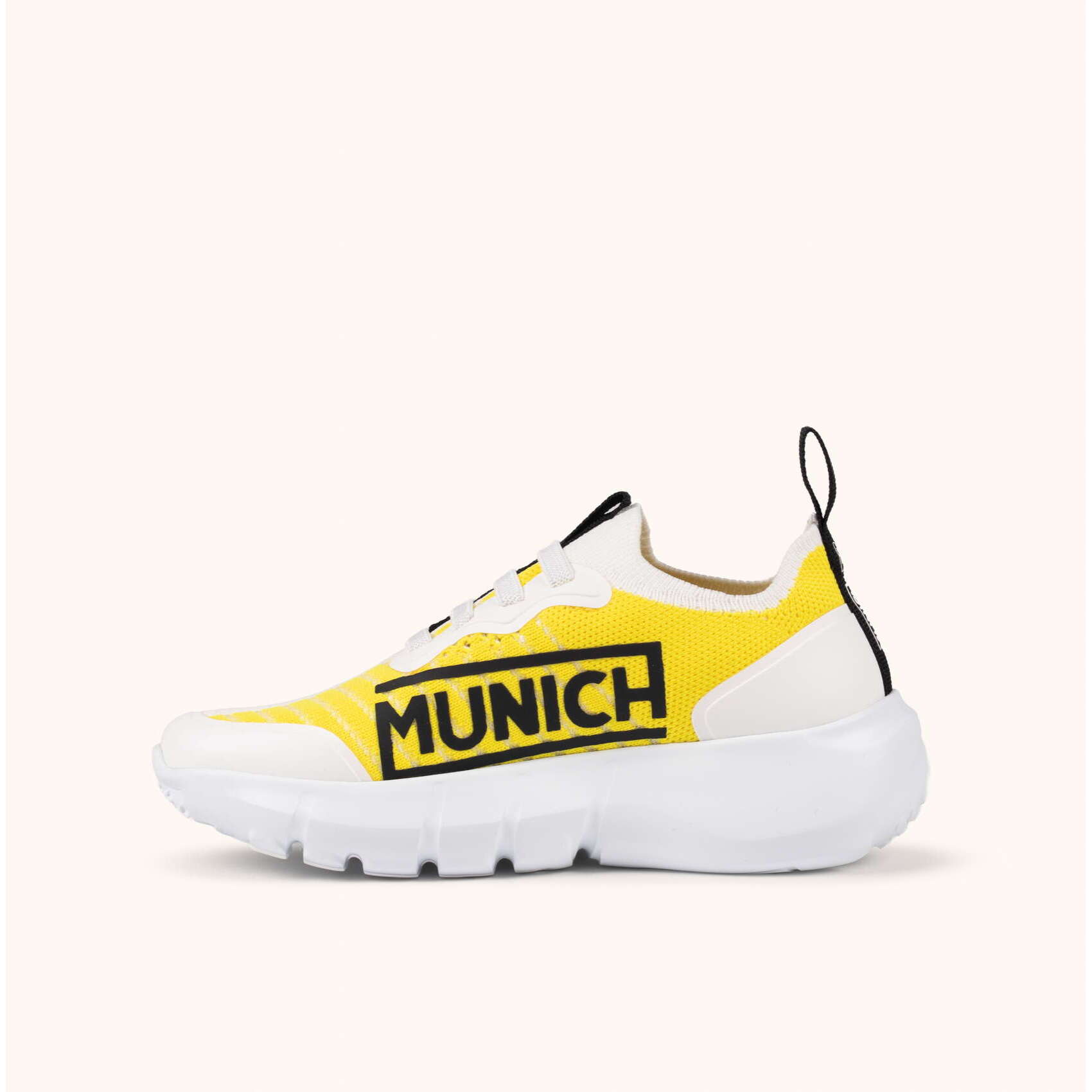 Zapatilla Deportiva de Diseño Futurista MUNICH JONY KID 15