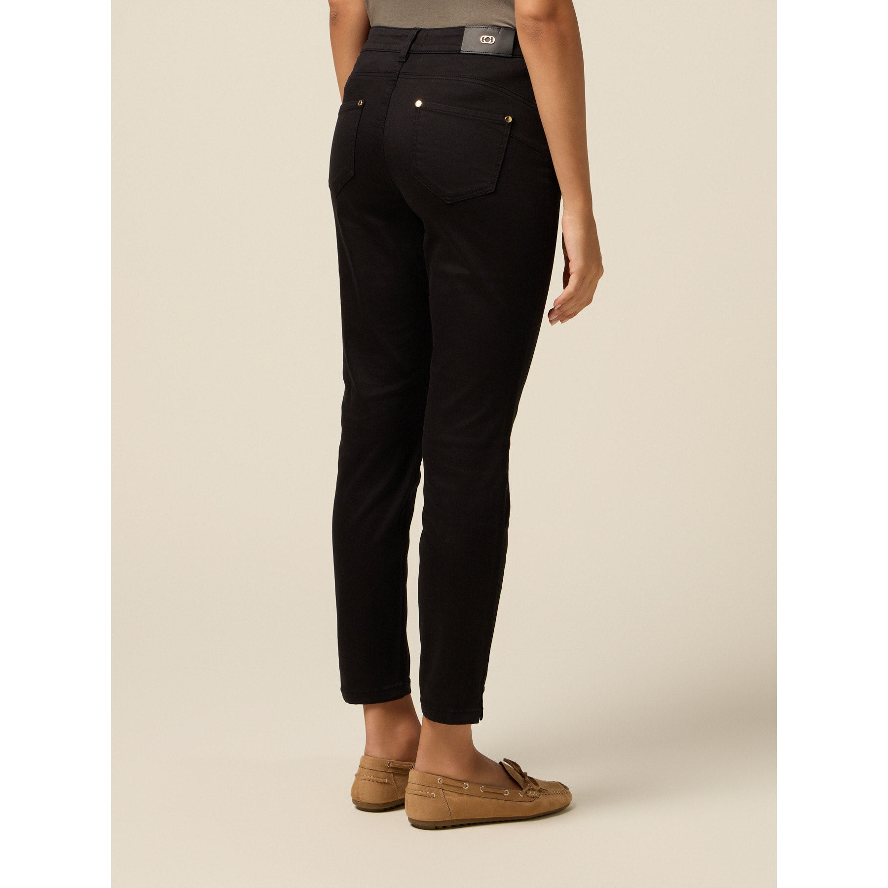 Oltre - Pantaloni a sigaretta con dettaglio catena - Nero