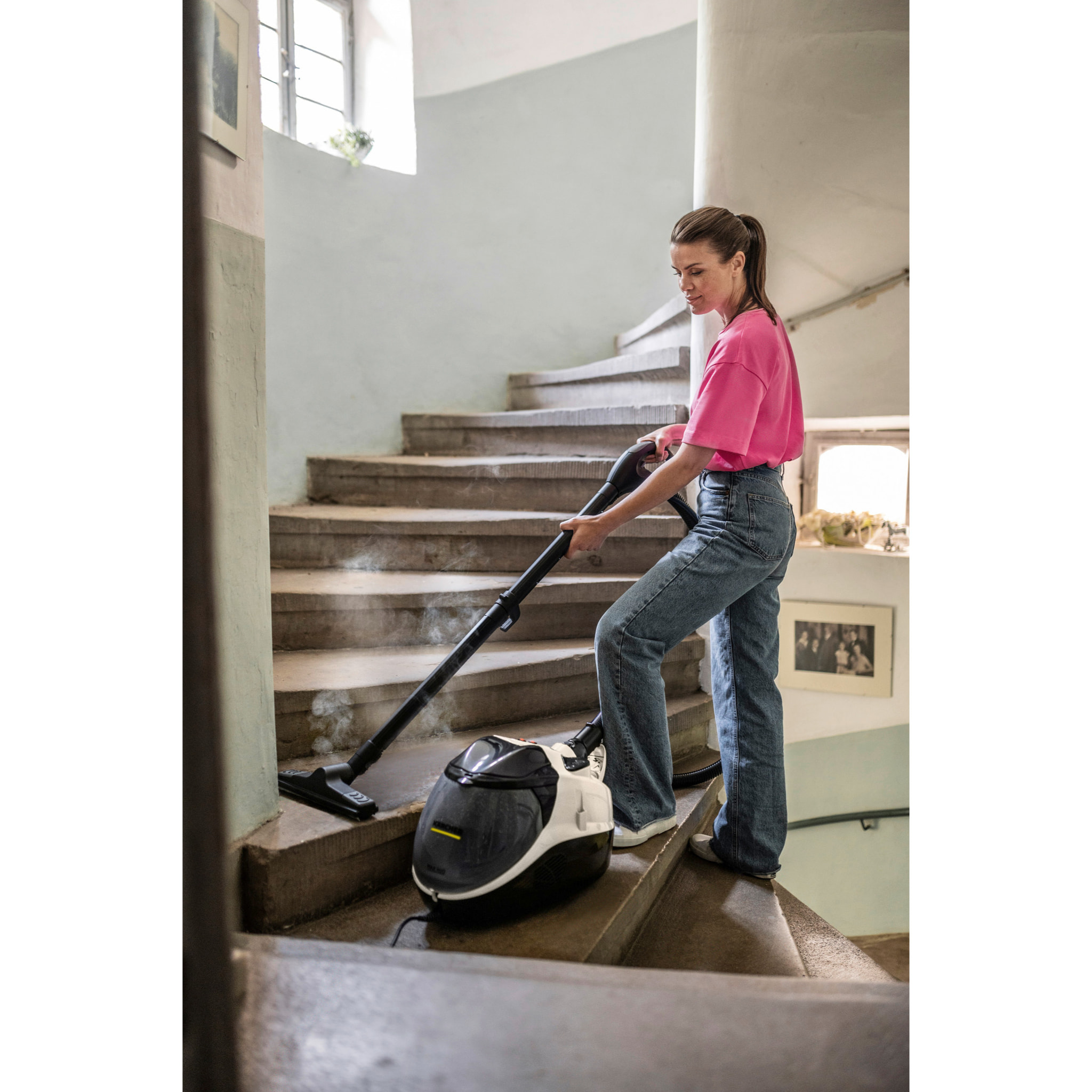 Nettoyeur vapeur aspirateur Karcher SV 7 - Puissance 2200 W- Capacité 1 L- Rayon d'action 8 m- 2 en 1