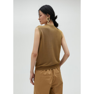 Top in maglia con occhielli