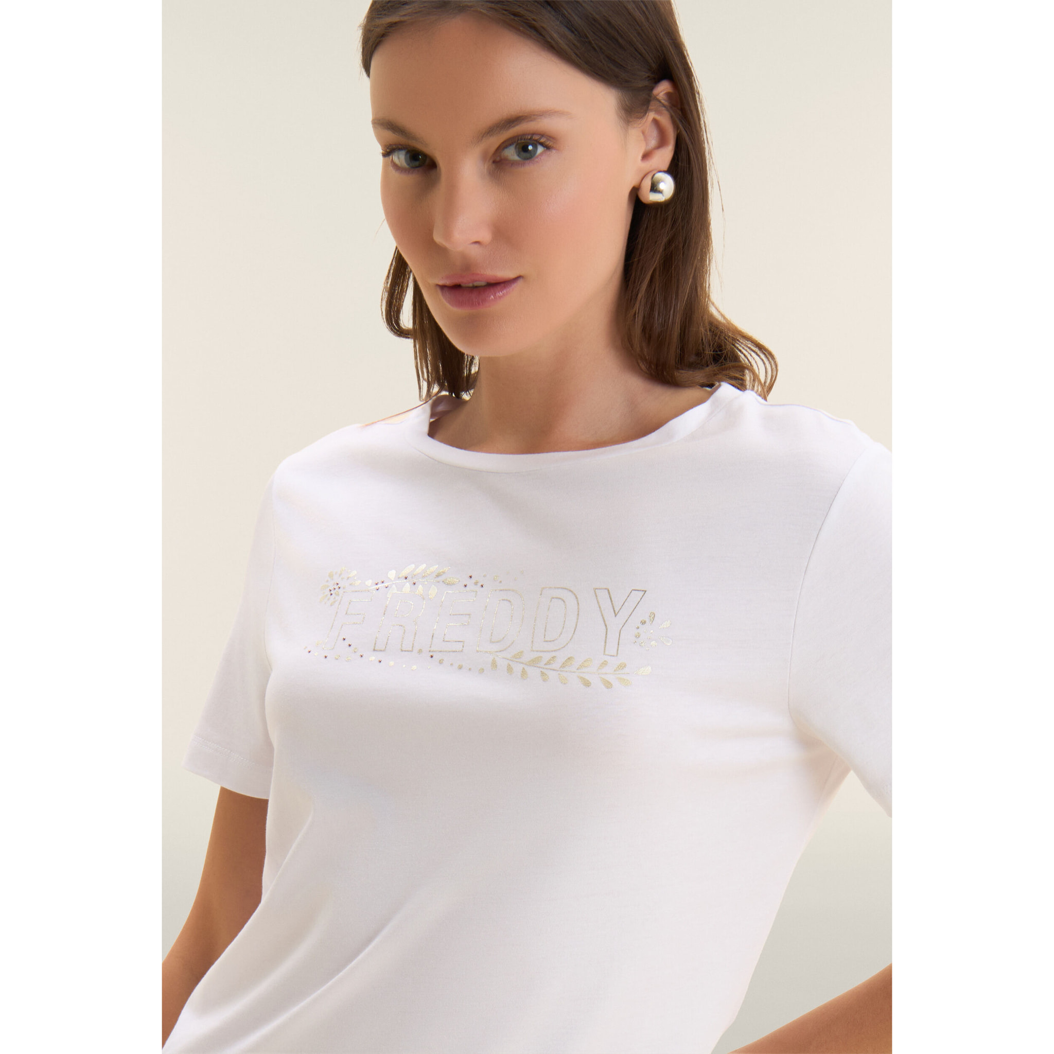 T-shirt Manica Corta con Decori Floreali e Borchie