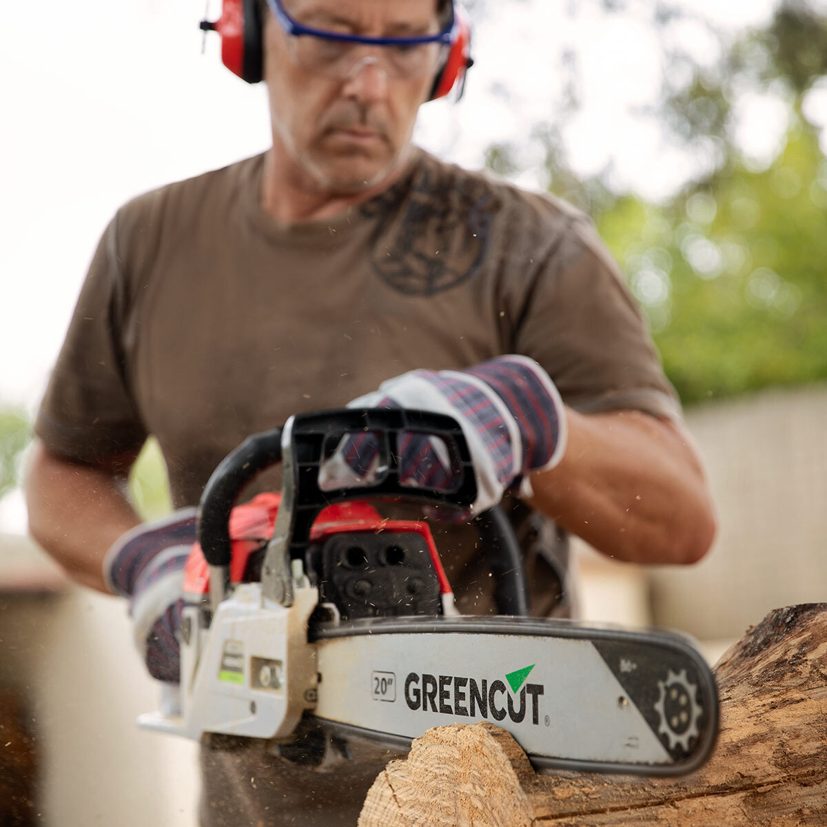 Motosierra de gasolina - motor de gasolina de 2 Tiempos de 61,2cc - 3,6CV espada de 20” - Greencut GS610X