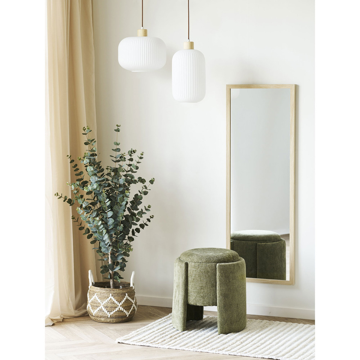 Specchio da parete Scottsdale con cornice in legno naturale 45x110 cm