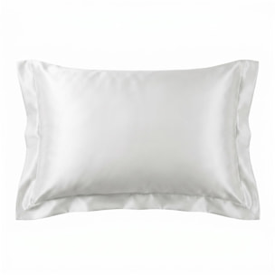 Coppia federe in seta 50x80 cm con zip e volani, fronte in seta morbida e lucente, retro in tencel traspirante, effetto anticrespo e delicata su pelle e capelli, eleganti e confortevoli, ideali per ogni stagione