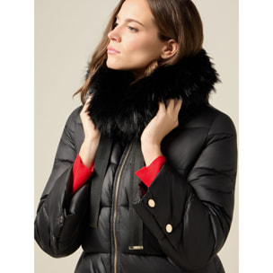 Oltre - Piumino midi con cappuccio e bordo peloso - Nero