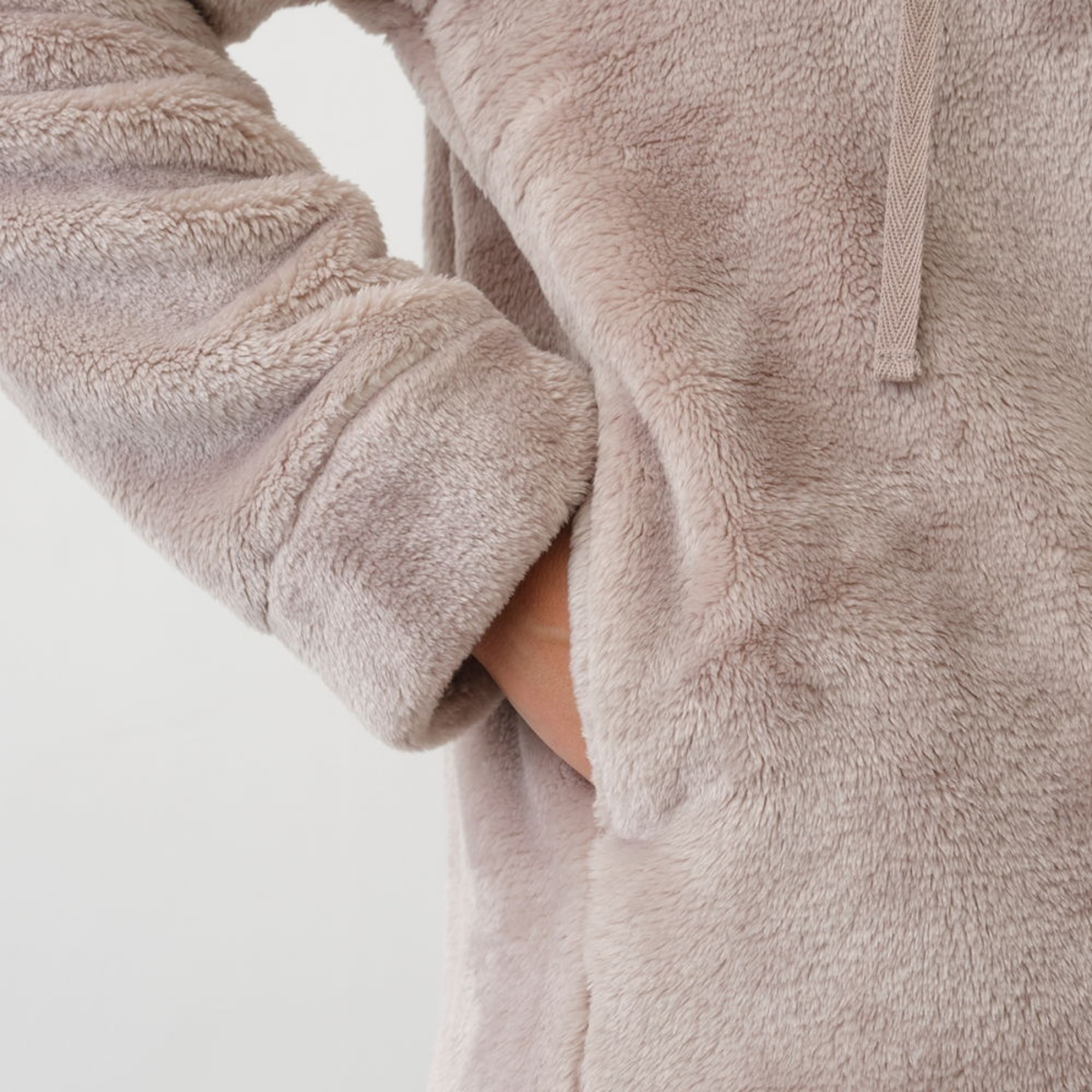 Chaqueta efecto pelo capucha Este color gris piedra Poliéster