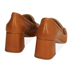 Mocassini cognac in pelle, tacco 6 cm