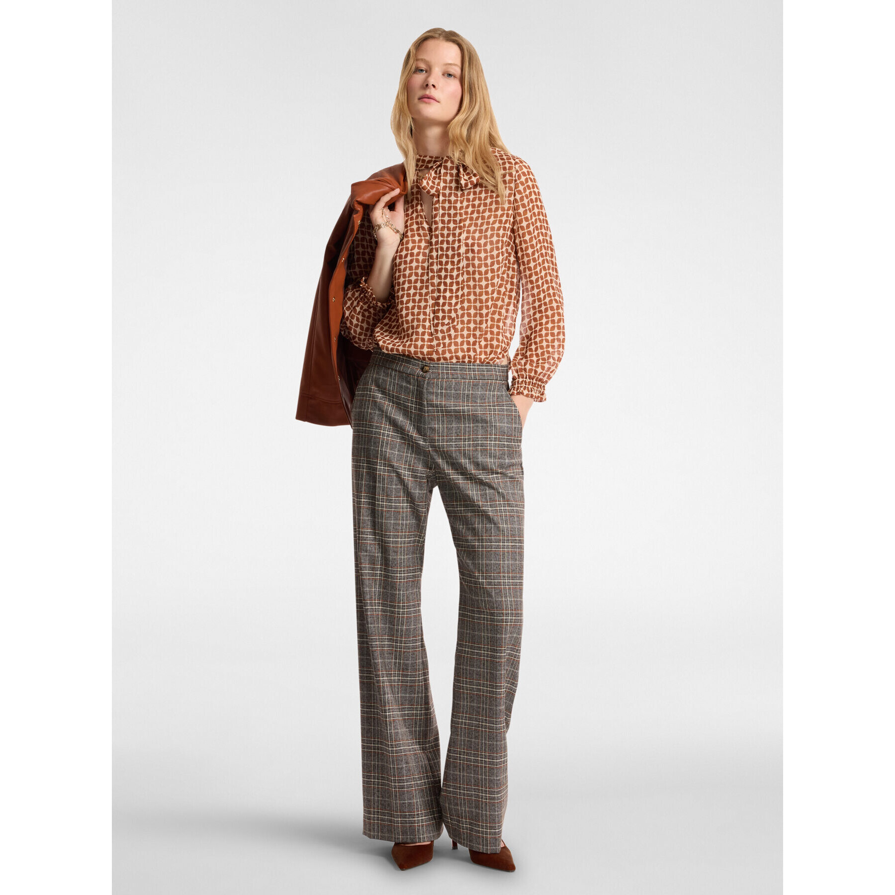 Elena Mirò - Blusa estampada con fajín - Marrón