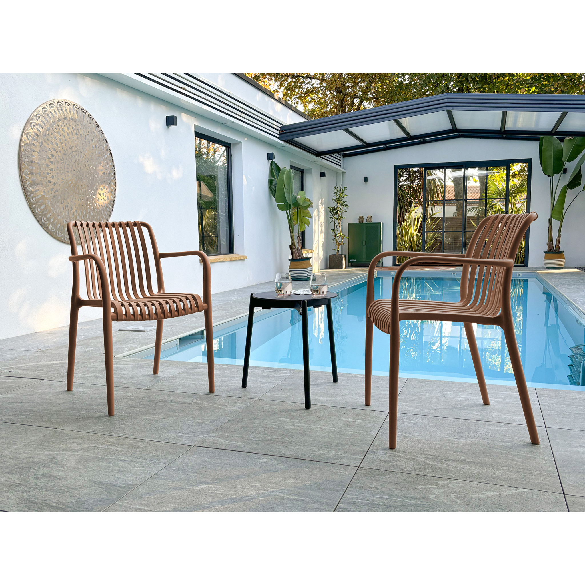 TIAGO - Lot de 2 fauteuils de jardin empilables en Polypropylène terracotta