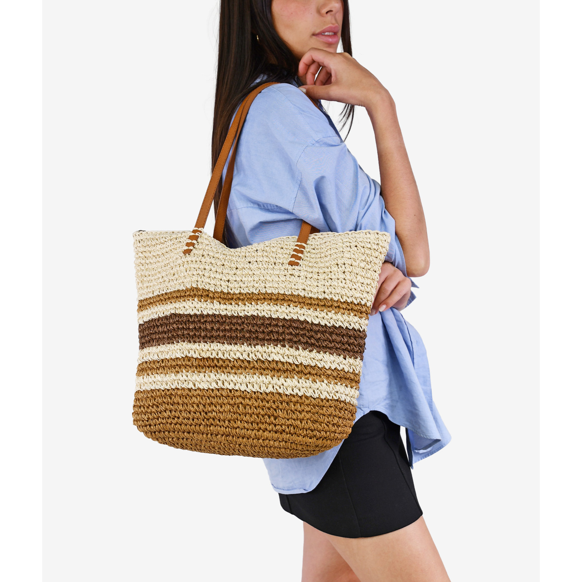 Bolso de playa marrón en rafia con rayas