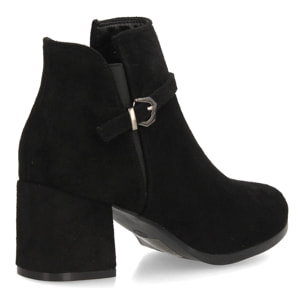 Botines elegantes con hebilla y tacón