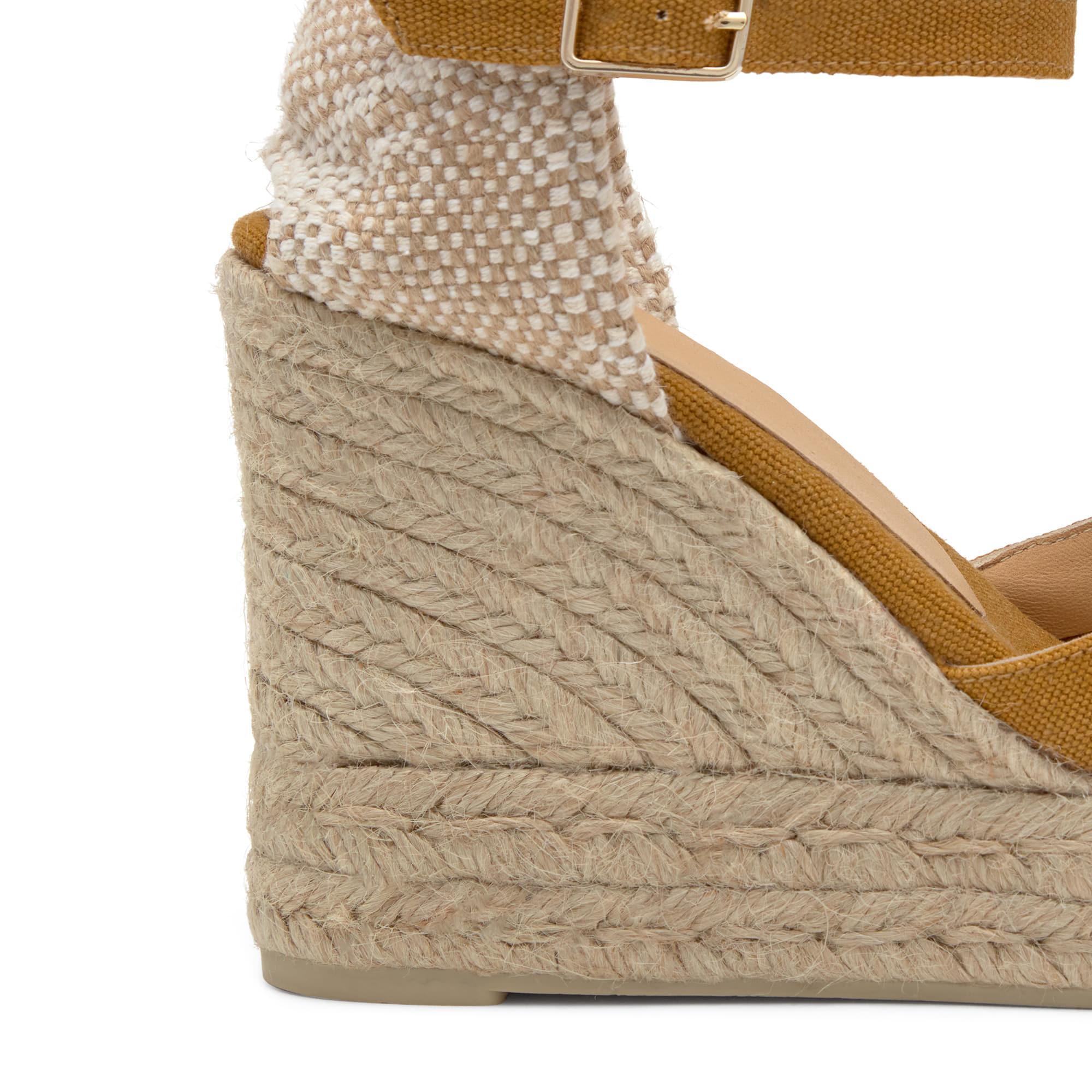 Alpargata de cuña Chiarita en algodón orgánico lavado con doble plataforma