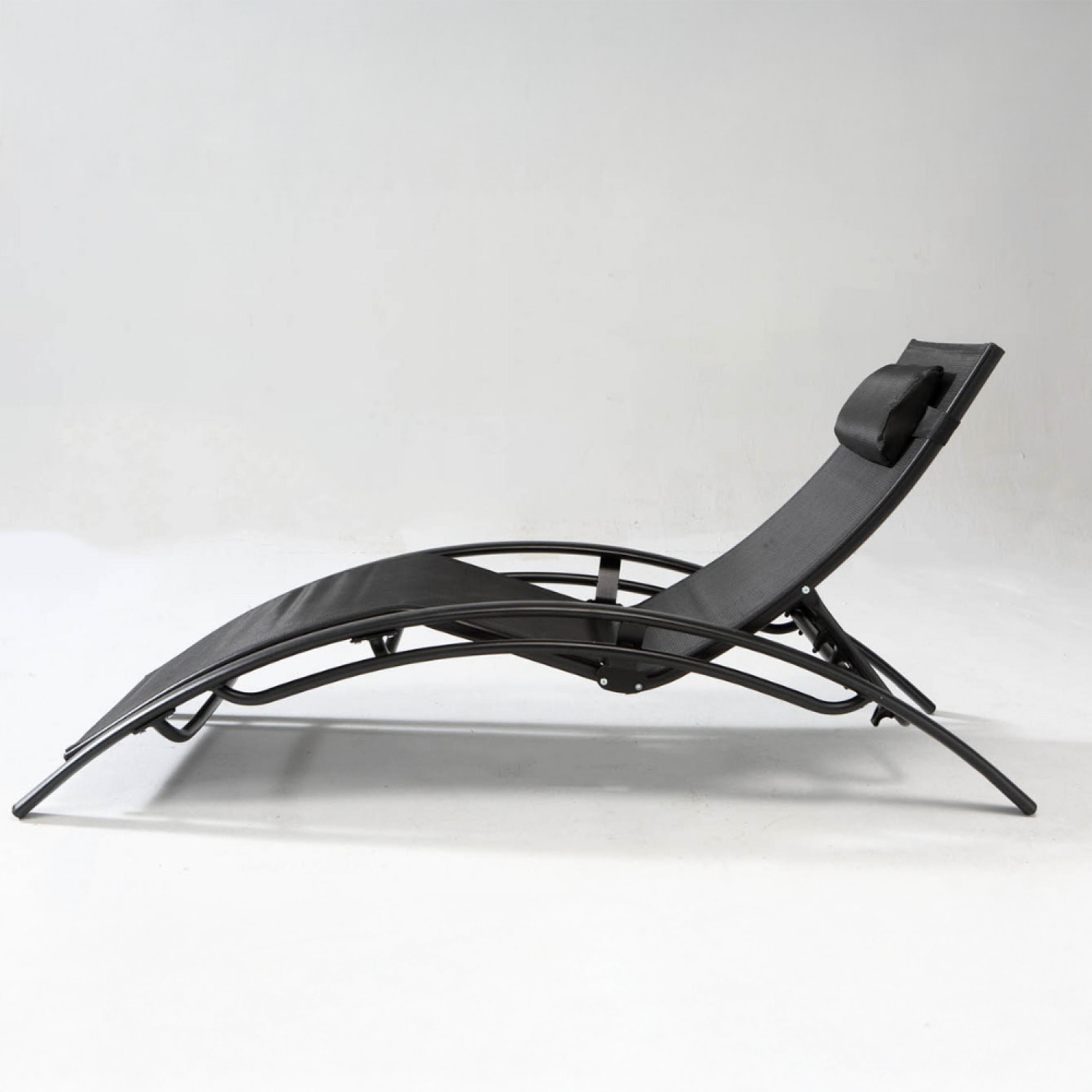 VERGARA Transat ajustable et empilable avec pieds en acier noir