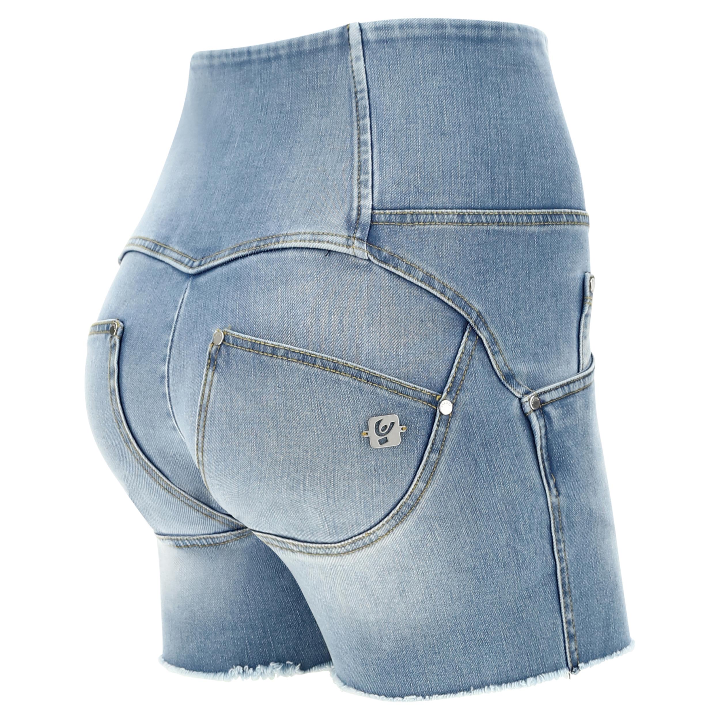 Shorts push up WR.UP® sfrangiati vita alta in denim navetta ecologico