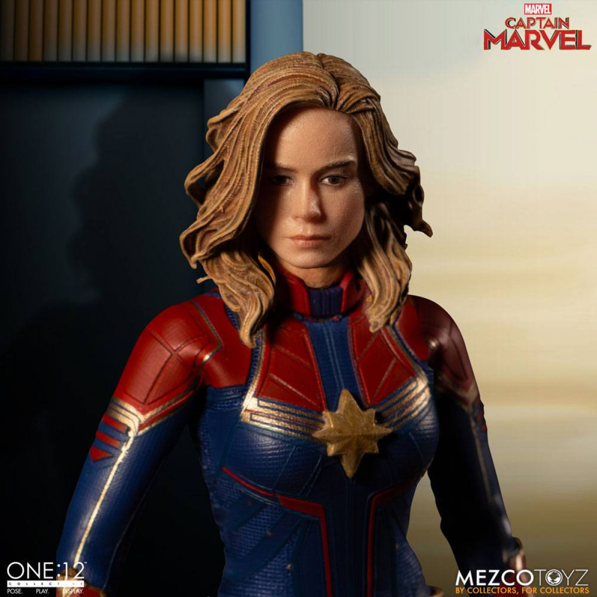 Captain Marvel Action Figura 1/12 Captain Marvel 16 Cm Mezco Toys